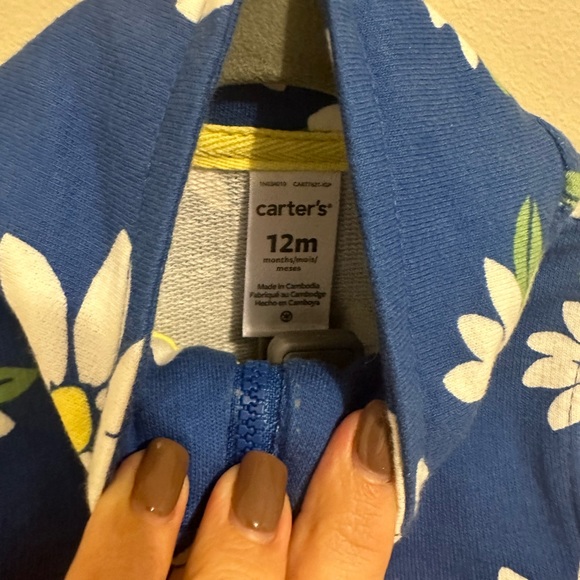 Carter’s set 12 month - Picture 2 of 3